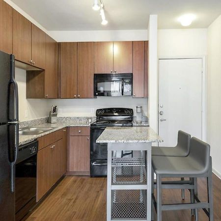 Landing Modern Apartment With Amazing Amenities バーミングハム エクステリア 写真